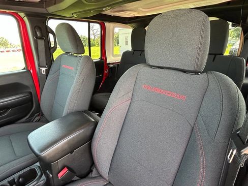 Used 2024 Jeep Wrangler Unlimited Rubicon AWD/4WD image 18