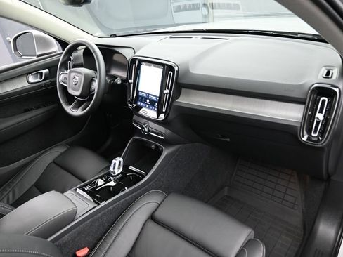 Used 2023 Volvo XC40 B5 Plus w/ Driver Assist Package AWD/4WD image 31