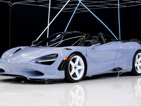 Used 2024 McLaren 750S Spider RWD image 4