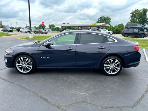 Used 2025 Chevrolet Malibu LT image 3