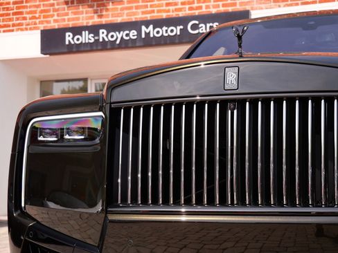 New 2026 Rolls-Royce Cullinan Black Badge AWD/4WD image 7