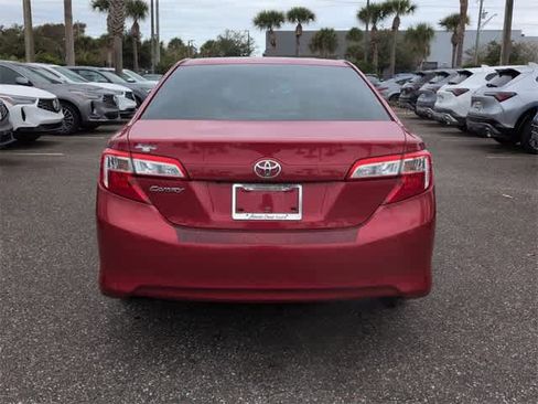 Used 2014 Toyota Camry L image 7