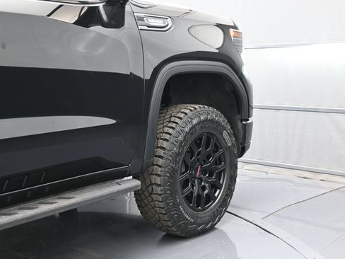 Used 2023 GMC Sierra 1500 AT4 w/ Technology Package AWD/4WD image 46