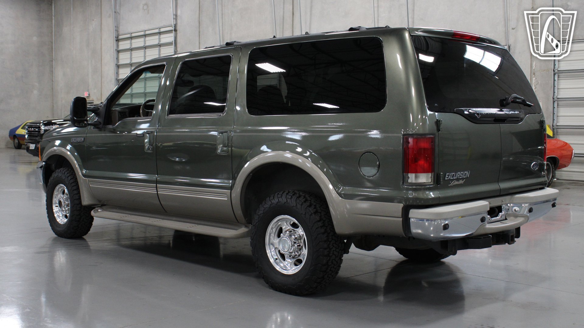 Used 2001 Ford Excursion Limited AWD/4WD image 5