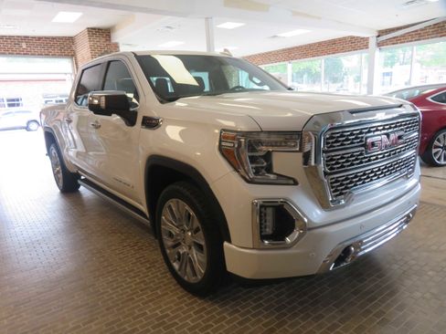Used 2022 GMC Sierra 1500 Denali w/ Denali Premium Package image 3