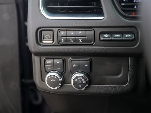 Used 2023 GMC Yukon XL AT4 w/ Technology Package image 11