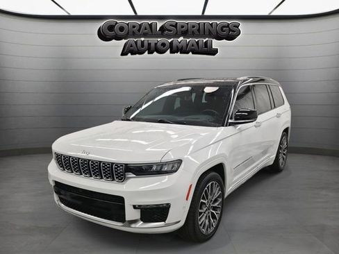 Used 2023 Jeep Grand Cherokee L Summit AWD/4WD image 3