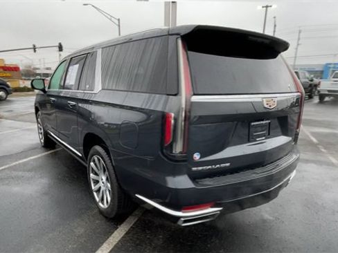 Used 2022 Cadillac Escalade ESV Premium Luxury Platinum image 8