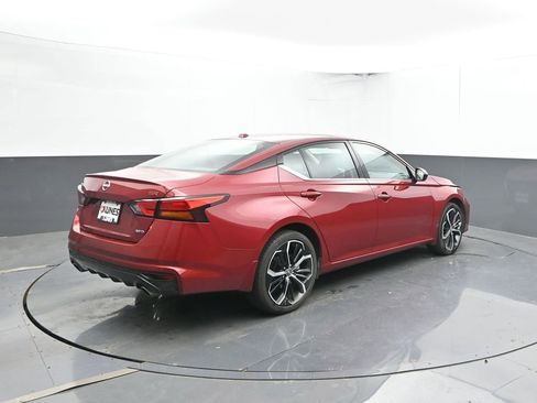 Used 2024 Nissan Altima 2.5 SR w/ SR Premium Package image 11