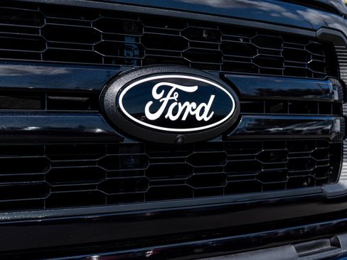 New 2025 Ford F150 Lariat w/ Equipment Group 501A Mid AWD/4WD image 11