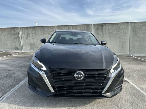 Used 2024 Nissan Altima 2.5 S FWD image 32