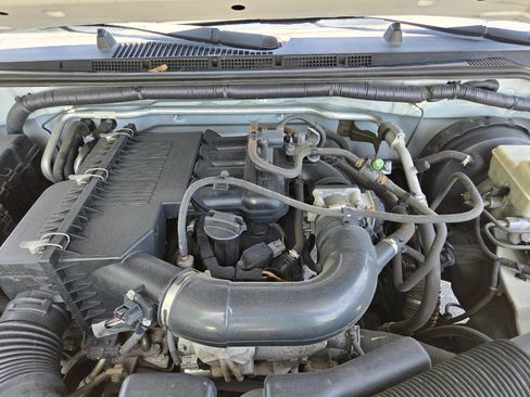 Used 2015 Nissan Frontier S RWD image 28