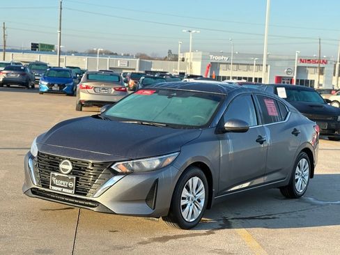 Certified 2024 Nissan Sentra S image 3