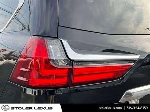 Used 2017 Lexus LX 570 4WD w/ Luxury Package image 15