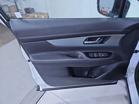 New 2025 Nissan Murano SL image 10