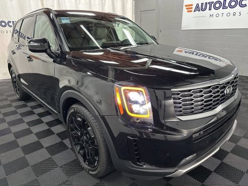 Used 2022 Kia Telluride SX w/ SX Prestige Package AWD/4WD image 3