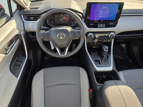 Used 2025 Toyota RAV4 XLE Premium image 32
