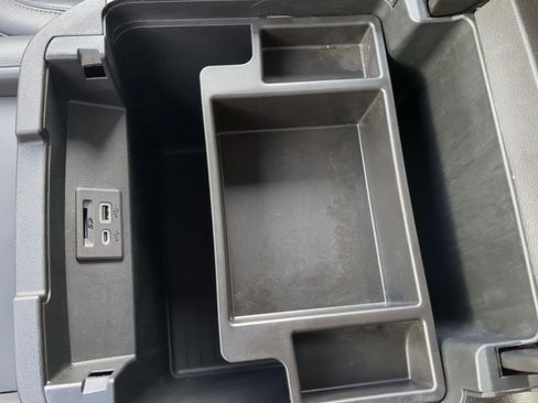 Used 2021 Chevrolet Tahoe Z71 image 20