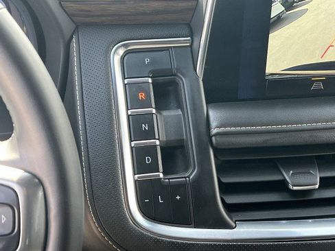 Used 2023 Chevrolet Tahoe Premier image 16