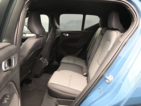 Used 2024 Volvo XC40 B5 Core AWD/4WD image 23