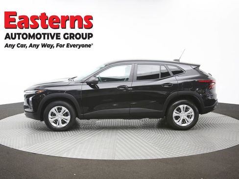 Used 2024 Chevrolet Trax LS FWD image 58