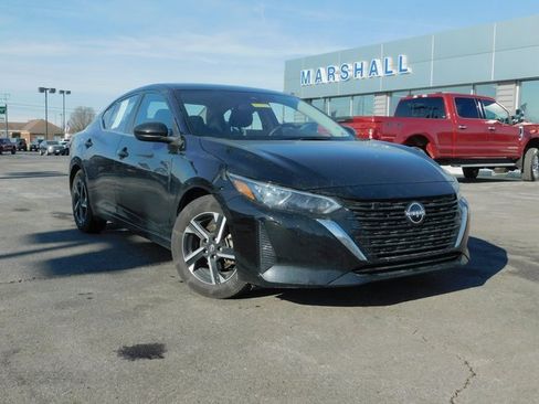 Used 2024 Nissan Sentra SV image 2