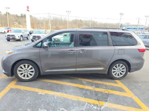 Used 2016 Toyota Sienna Limited Premium image 8