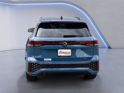 Used 2026 Volkswagen Tiguan SE R-Line AWD/4WD image 4