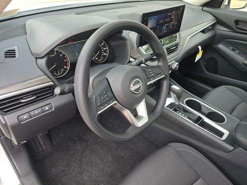 New 2026 Nissan Altima 2.5 SV FWD image 11