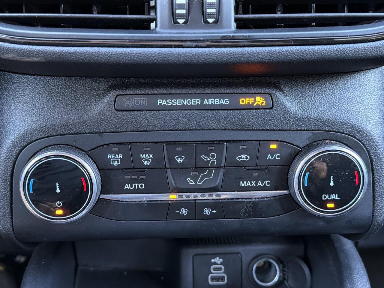 Used 2025 Ford Escape ST-Line FWD image 5