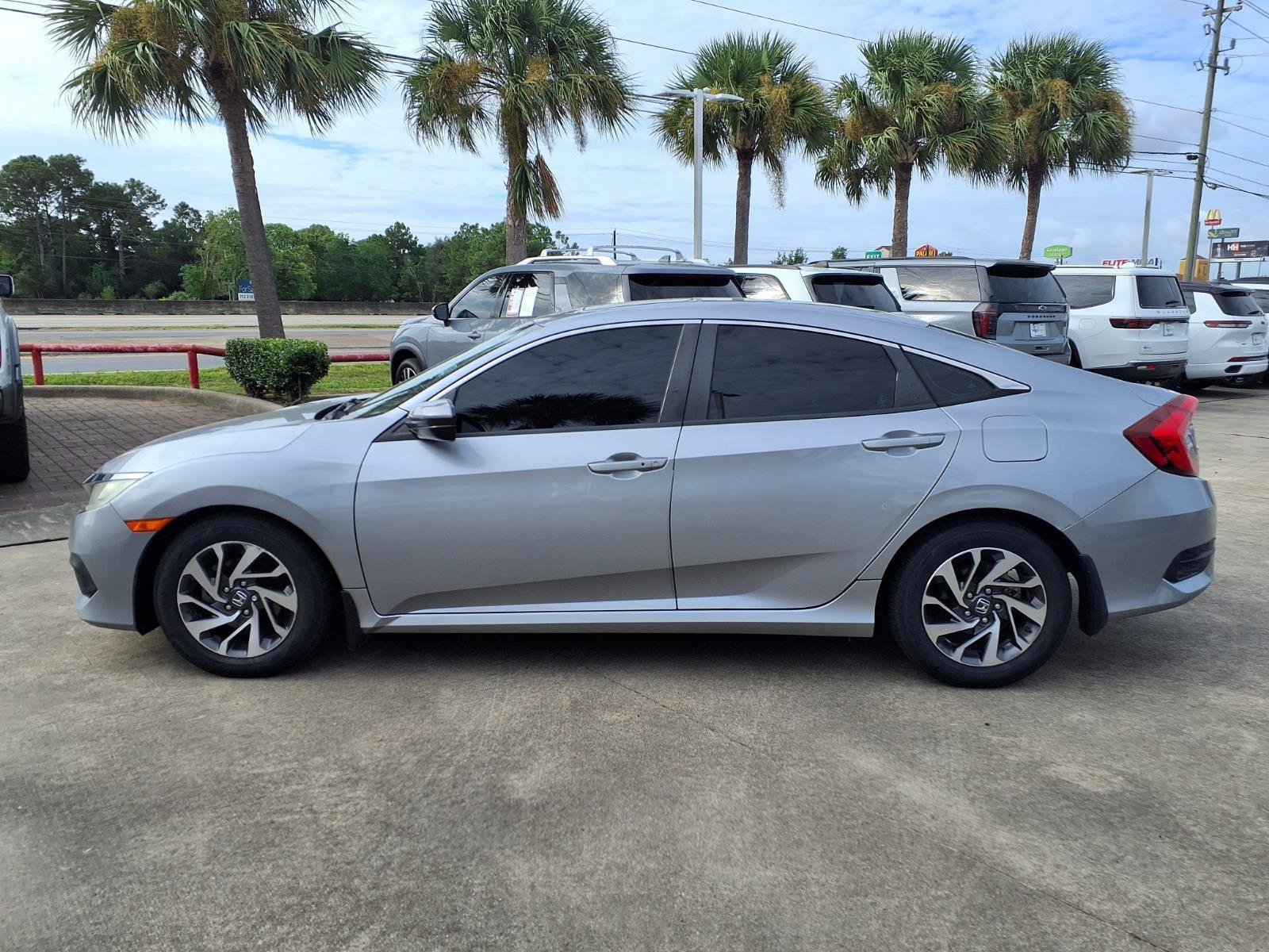 Used 2016 Honda Civic EX image 9