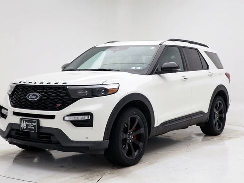 Used 2022 Ford Explorer ST w/ Equipment Group 401A image 4