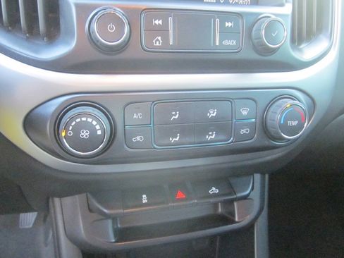 Used 2022 Chevrolet Colorado LT RWD image 26