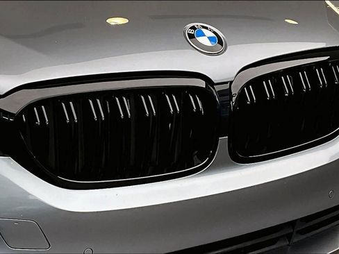 Used 2019 BMW 530i w/ Luxury Seating Package image 31