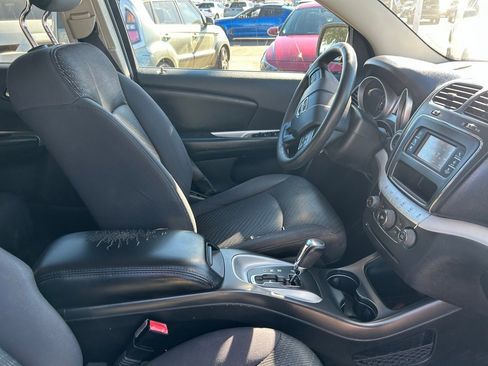 Used 2013 Dodge Journey SXT w/ Flexible Seating Group image 5