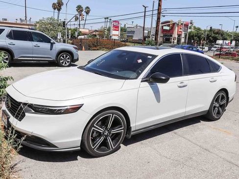 Used 2024 Honda Accord Sport image 4