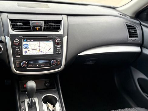 Used 2017 Nissan Altima 2.5 SV w/ Convenience Package image 13