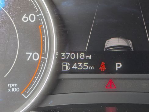 Used 2018 Bentley Bentayga Mulliner image 21