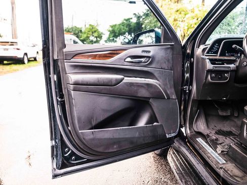 Used 2021 Cadillac Escalade ESV Luxury RWD image 14