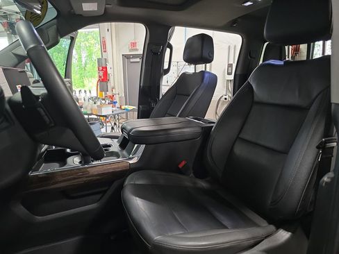 Used 2025 GMC Sierra 1500 Elevation w/ Elevation Premium Package AWD/4WD image 15