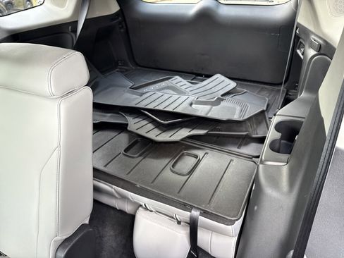 Used 2023 Honda Pilot Touring image 17