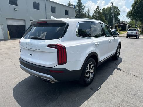Used 2022 Kia Telluride EX AWD/4WD image 3