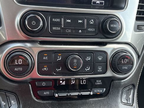 Used 2020 Chevrolet Suburban LT RWD image 6