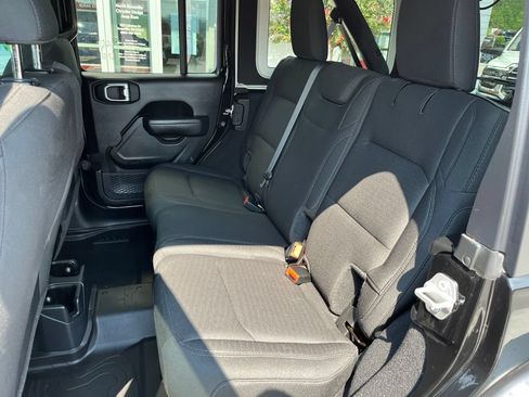 Used 2022 Jeep Wrangler Unlimited Sport AWD/4WD image 12