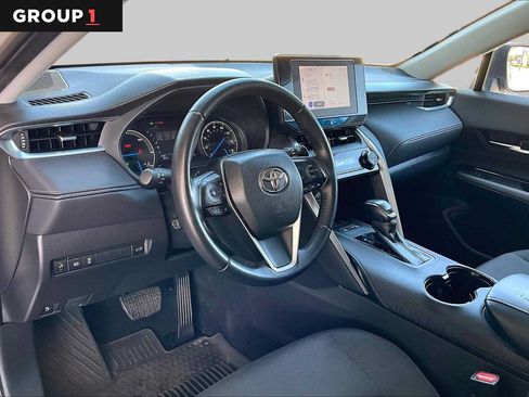 Used 2023 Toyota Venza LE AWD/4WD image 17