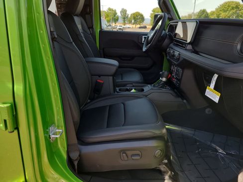 New 2025 Jeep Wrangler Unlimited Rubicon 392 image 22