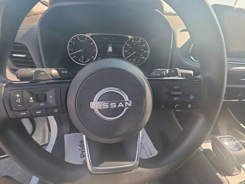 Used 2023 Nissan Rogue SV AWD/4WD image 15