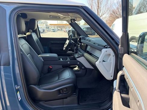 Used 2023 Land Rover Defender 90 S image 27