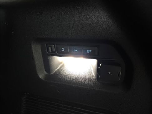 Used 2020 Ford Explorer Limited w/ Class III Trailer Tow Package image 9