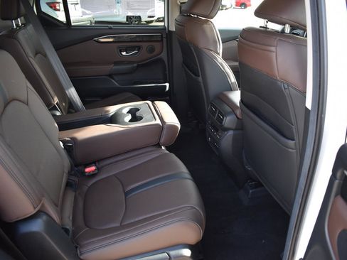 Used 2025 Honda Pilot Elite image 19